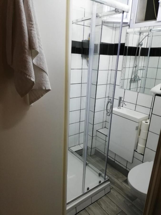 Charming Central Paris Studio Apartment ภายนอก รูปภาพ