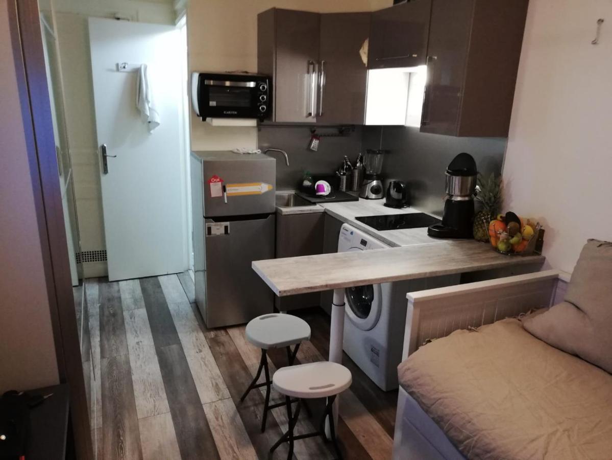 Charming Central Paris Studio Apartment ภายนอก รูปภาพ