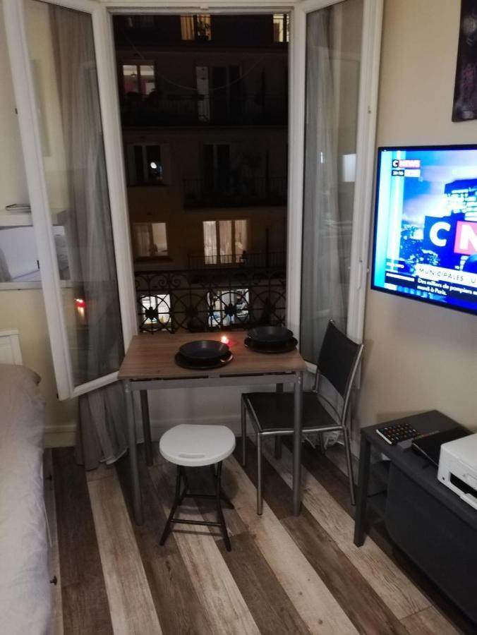 Charming Central Paris Studio Apartment ภายนอก รูปภาพ